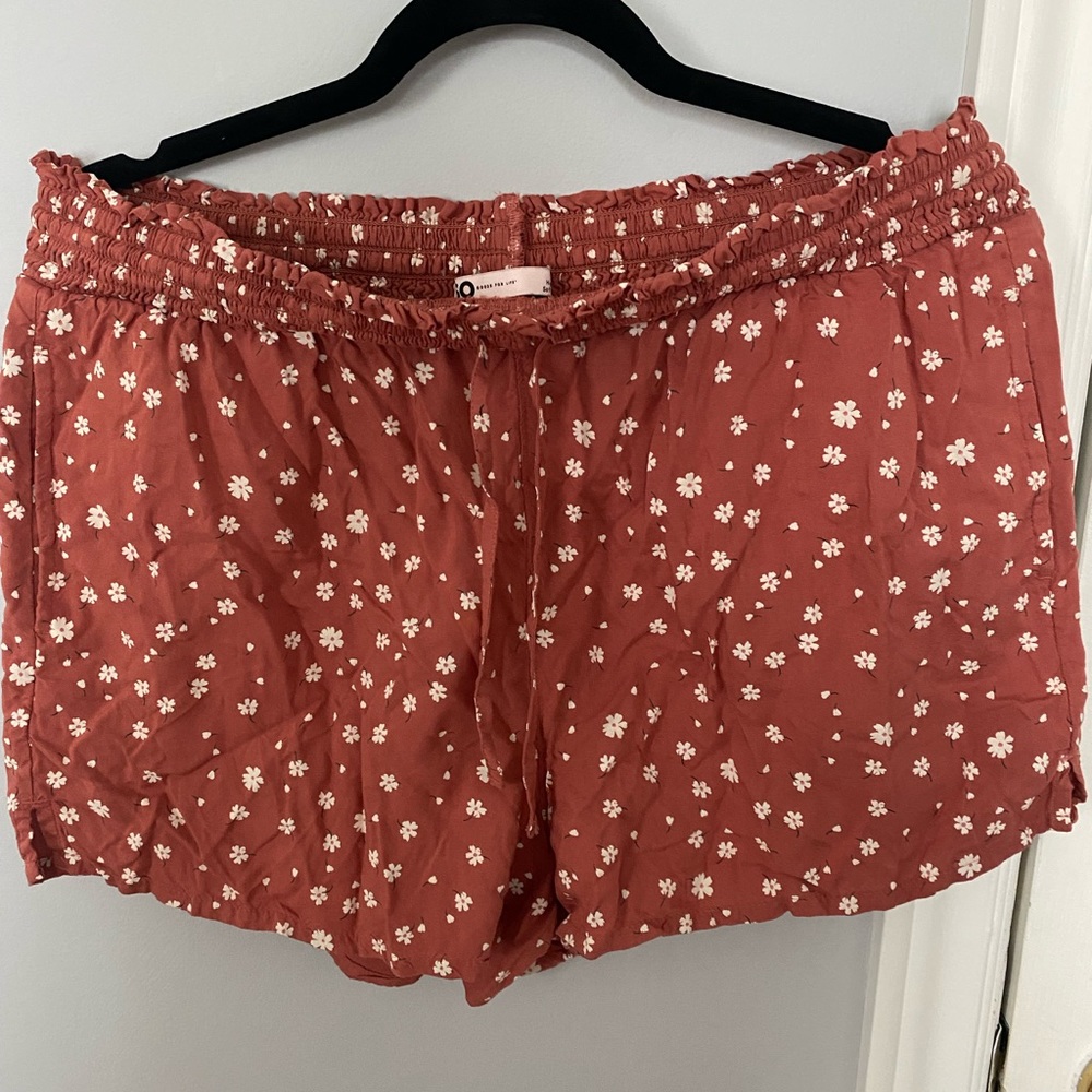 Floral tie-waist shorts